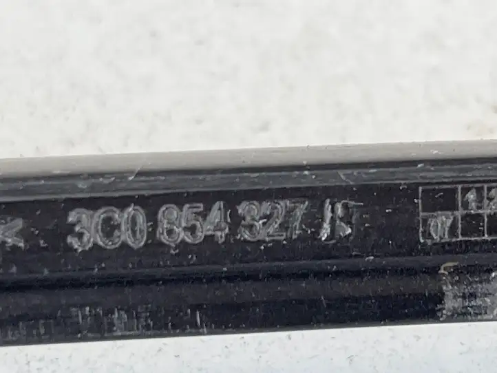 Volkswagen PASSAT B7 (2011 - 2014) 3C0854327B Накладка стоек лобового стекла — фото 2