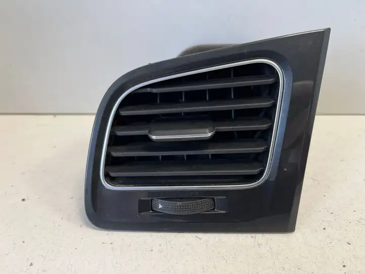 Volkswagen Golf VII (2013 - 2019) 6Q0819709 Боковой воздушный дефлектор — фото 1