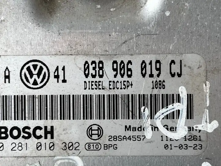 Volkswagen Golf IV (1998 - 2005) 038906019CJ Блок управления двигателем (ЭБУ) — фото 2
