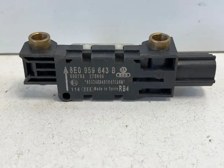 Audi A4 S4 B7 8E 8H (2004 - 2009) 8E0959643B Датчик удара SRS — фото 1