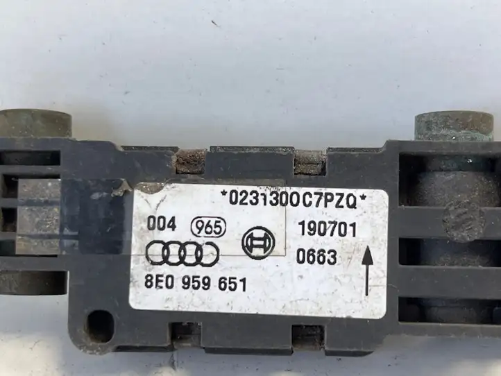 Audi A4 S4 B7 8E 8H (2004 - 2009) 8E0959651 Датчик удара SRS — фото 2