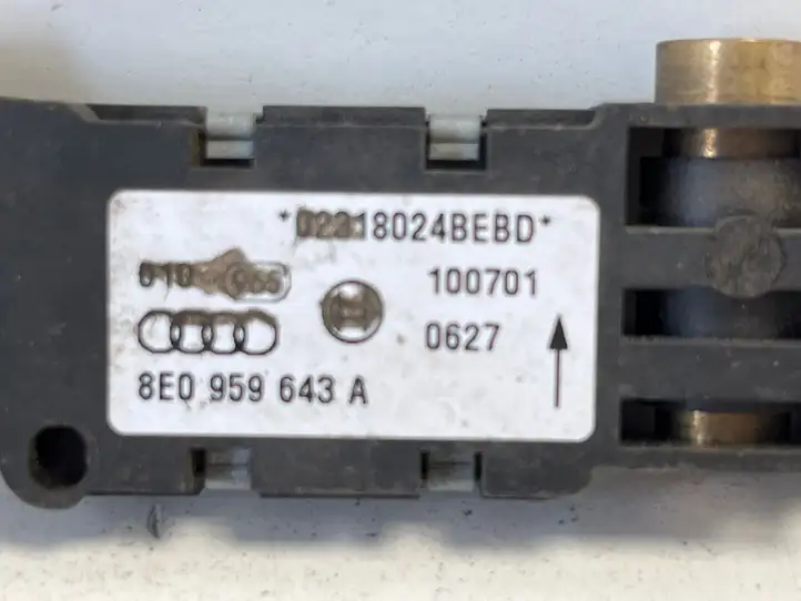 Audi A4 S4 B7 8E 8H (2004 - 2009) 8E0959643A Датчик удара SRS — фото 2