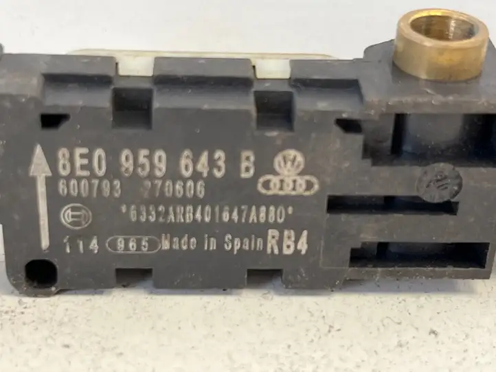 Audi A4 S4 B7 8E 8H (2004 - 2009) 8E0959643B Датчик удара SRS — фото 2