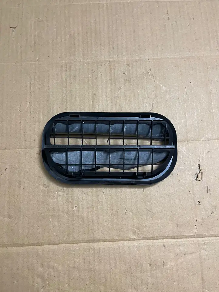 Audi A3/S3 8V (2012 - 2016) 6R0819465B Вентиляционная решетка кузова — фото 1