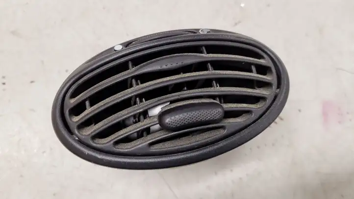 Ford Focus (1998 - 2004) 98AB19893BJW Боковой воздушный дефлектор — фото 1