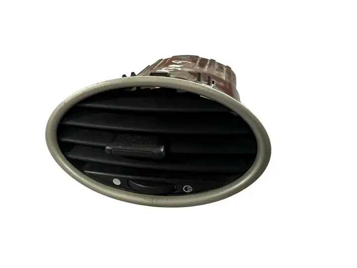 Ford Focus (1998 - 2004) 4M51A014L21AD Боковой воздушный дефлектор — фото 1