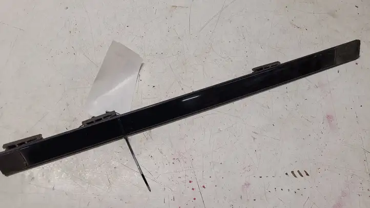 Mercedes-Benz C W204 (2007 - 2014) Накладка стекла задней двери — фото 1