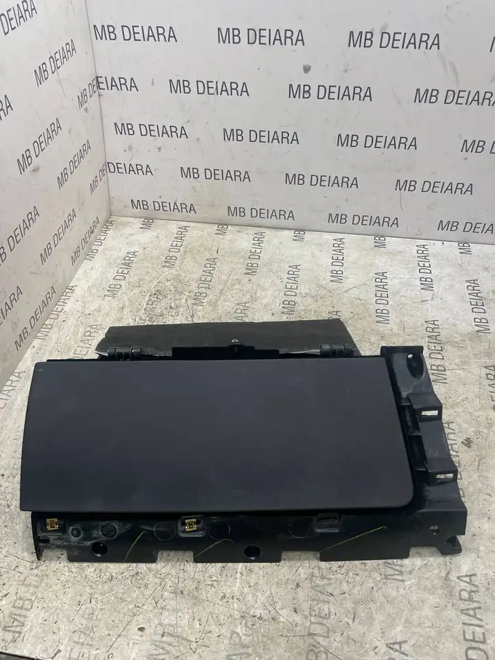Tesla Model X (2015 - 2021) 1003327210 Бардачок в сборе — фото 1