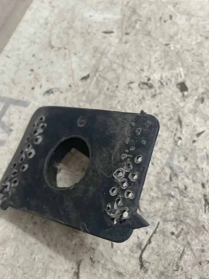 Mercedes-Benz CLA C117,X117,W117 (2013 - 2019) A1178850058 Кронштейн заднего датчика парковки — фото 3