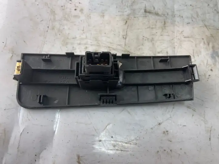 Hyundai Matrix (2001 - 2005) 9358017000 Блок кнопок стеклоподъемников — фото 2