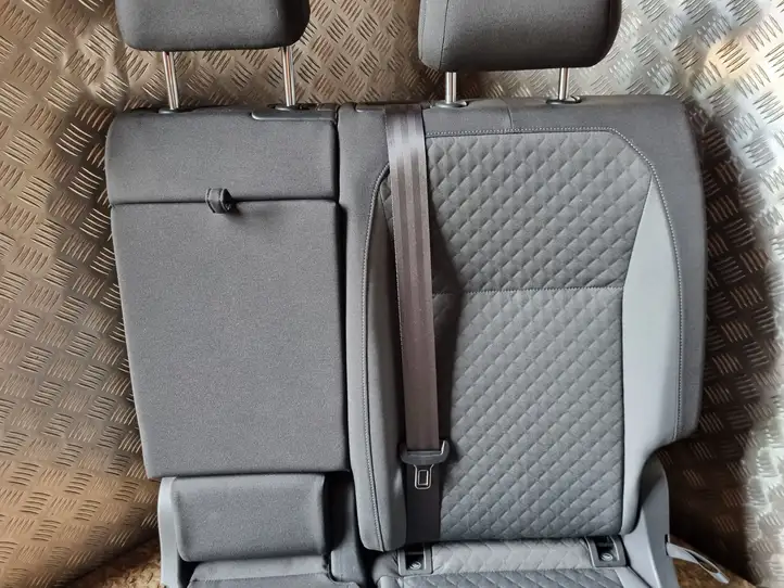 Volkswagen Tiguan Allspace (2017 - ) Заднее сиденье — фото 3