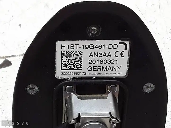 Ford Fiesta (2017 - ) H1BT19G461DD GPS антенна — фото 4