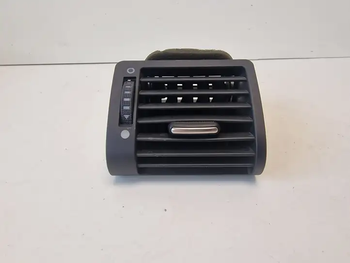 Audi A8 S8 D2 4D (1999 - 2002) 4D0820901 Боковой воздушный дефлектор — фото 1