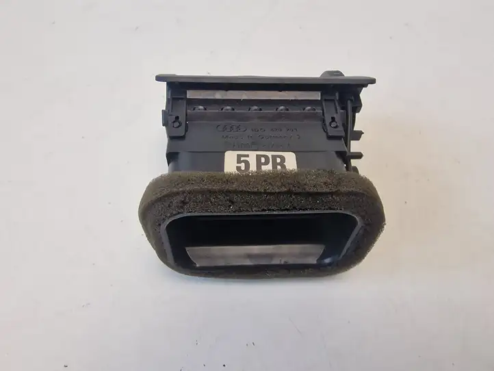 Audi A8 S8 D2 4D (1999 - 2002) 4D0820901 Боковой воздушный дефлектор — фото 2