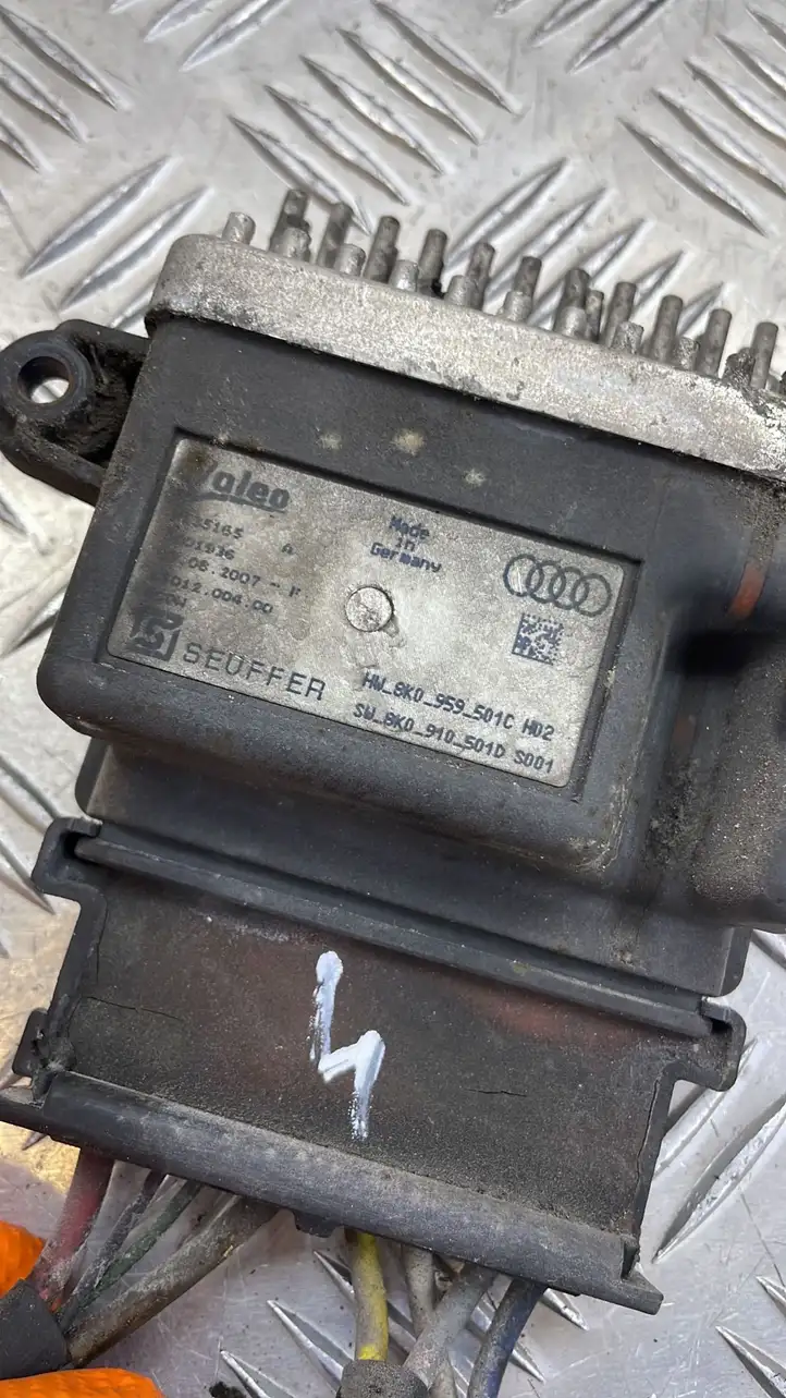 Audi A1 (2010 - 2014) 8K0959501 Реле вентилятора охлаждения — фото 2