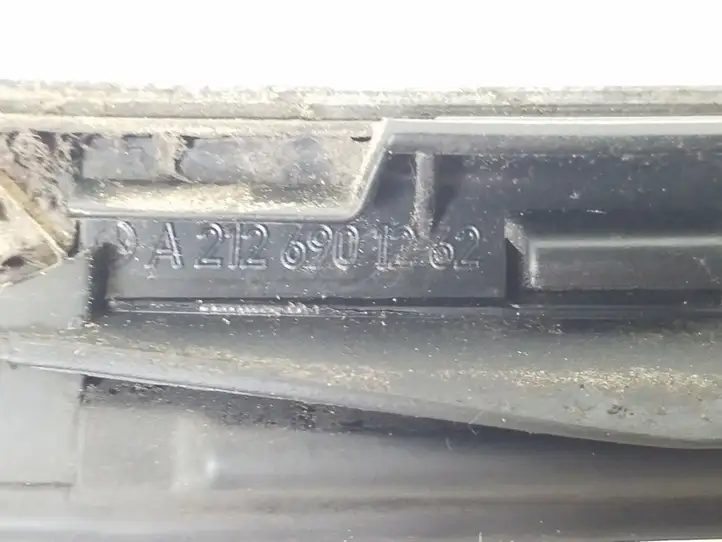 Mercedes-Benz E W212 (2009 - 2016) A2126901262 Накладка стоек лобового стекла — фото 4