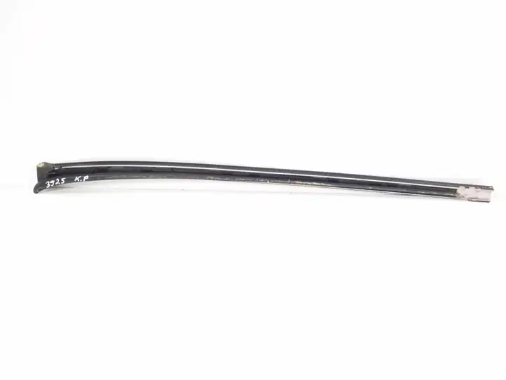 Mercedes-Benz C W204 (2007 - 2014) A2046901962 Накладка стоек лобового стекла — фото 2
