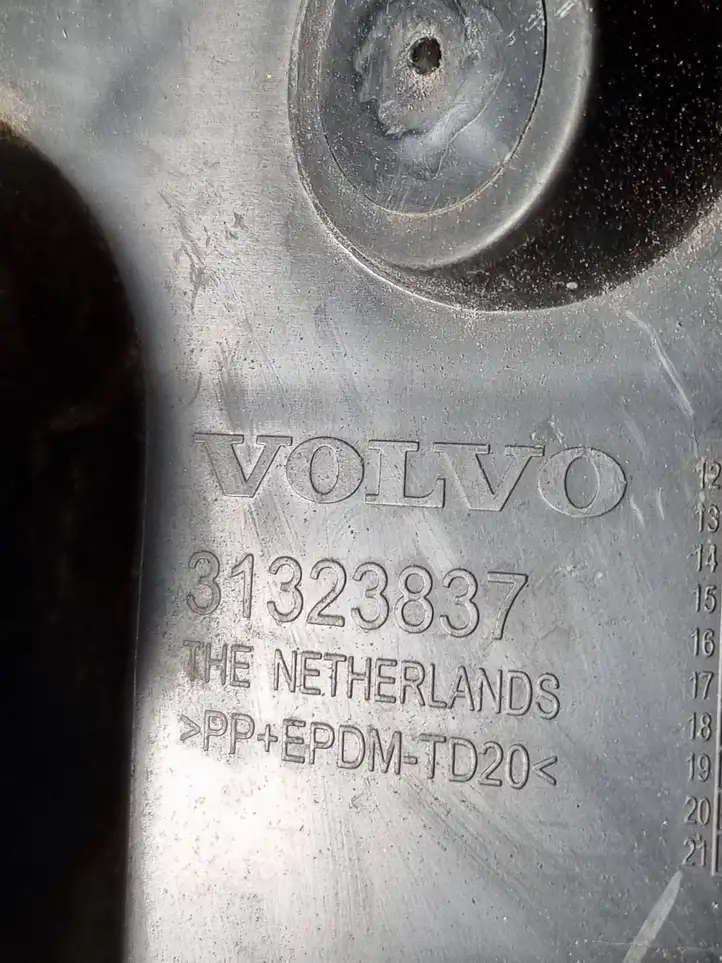 Volvo S60 (2013 - 2018) 31323837 Кронштейн заднего бампера — фото 3