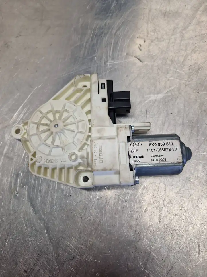 Audi A4 S4 B8 8K (2011 - 2015) 8K0959811 Стеклоподъемник задней двери — фото 1