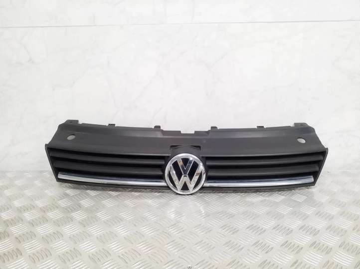 6C0853651 Volkswagen Polo V 6R Grotelės priekinės