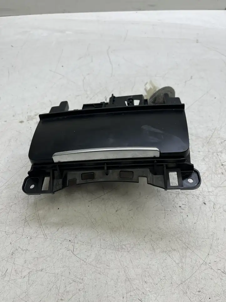 Audi A4 S4 B8 8K (2011 - 2015) 8K0857951C Передняя пепельница — фото 1