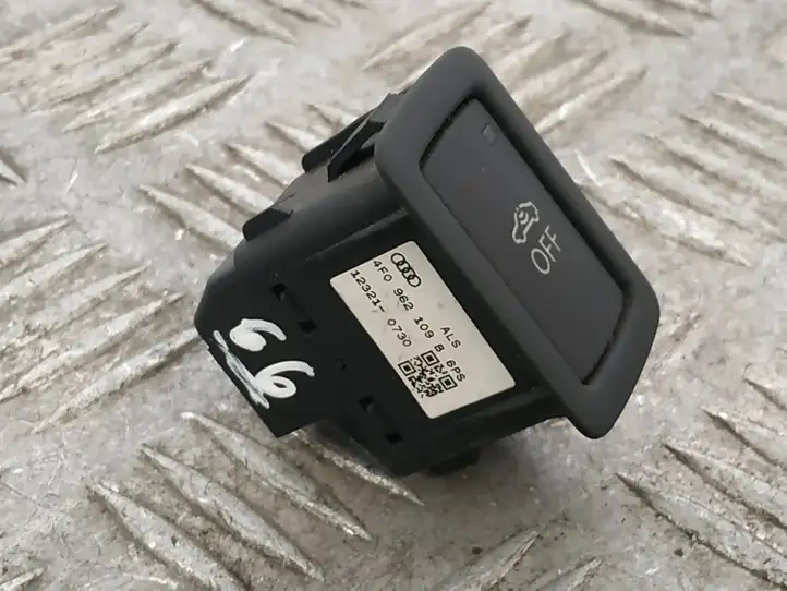 Audi A3/S3 8V (2012 - 2016) 4F0962109B Кнопка фаркопа в багажнике — фото 2