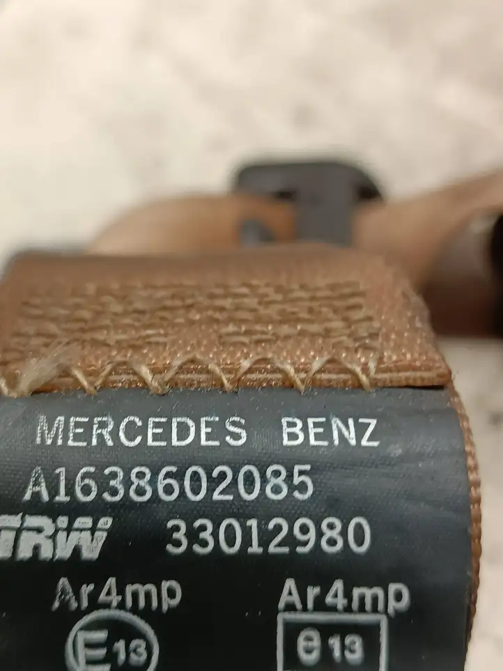 Mercedes-Benz ML W163 (1997 - 2005) A1638602085 Задний ремень безопасности — фото 4