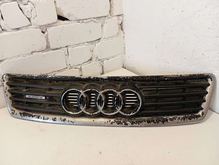 4Z7853651 Audi A6 S6 C5 4B Grotelės priekinės