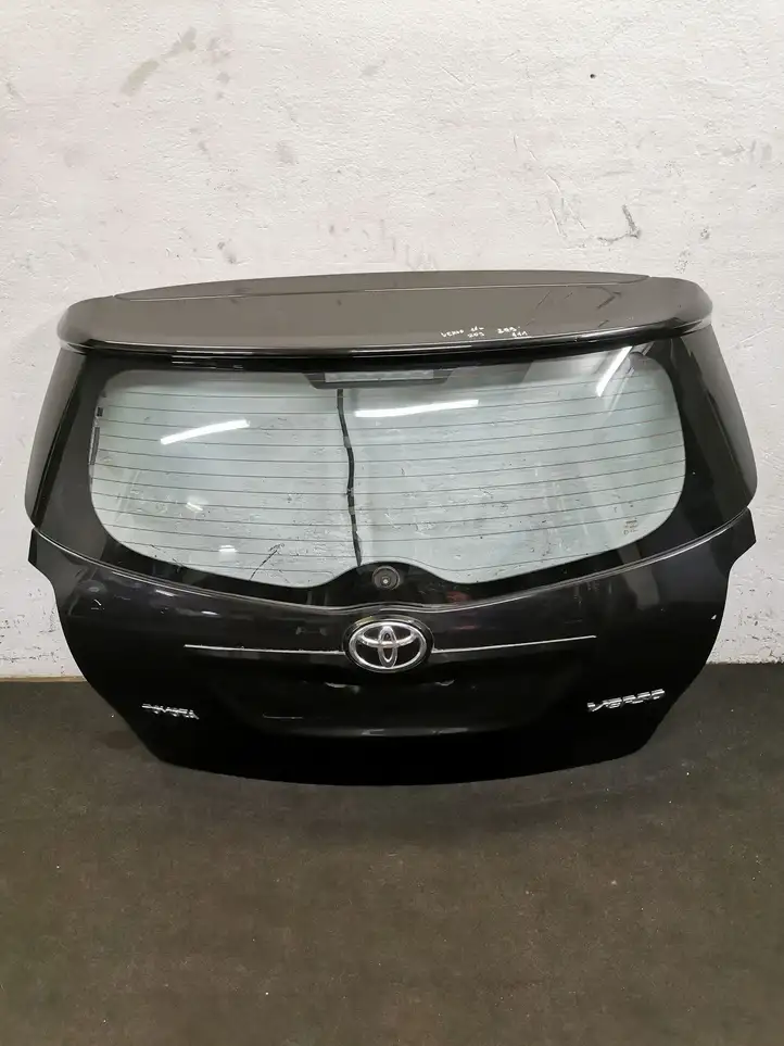 Toyota Verso (2009 - 2012) Крышка багажника — фото 1