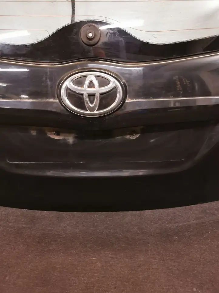Toyota Verso (2009 - 2012) Крышка багажника — фото 16