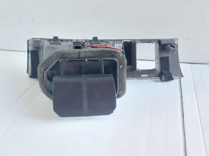Audi A6 S6 C6 4F (2004 - 2008) 4F1820901C Боковой воздушный дефлектор — фото 3