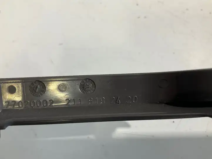 Mercedes-Benz E W211 (2002 - 2009)  2119192420 Отделка лыжи переднего сиденья пассажира