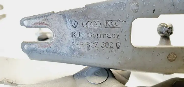 Audi A4 S4 B7 8E 8H (2004 - 2009) 8E5827302C Петли крышки багажника — фото 4