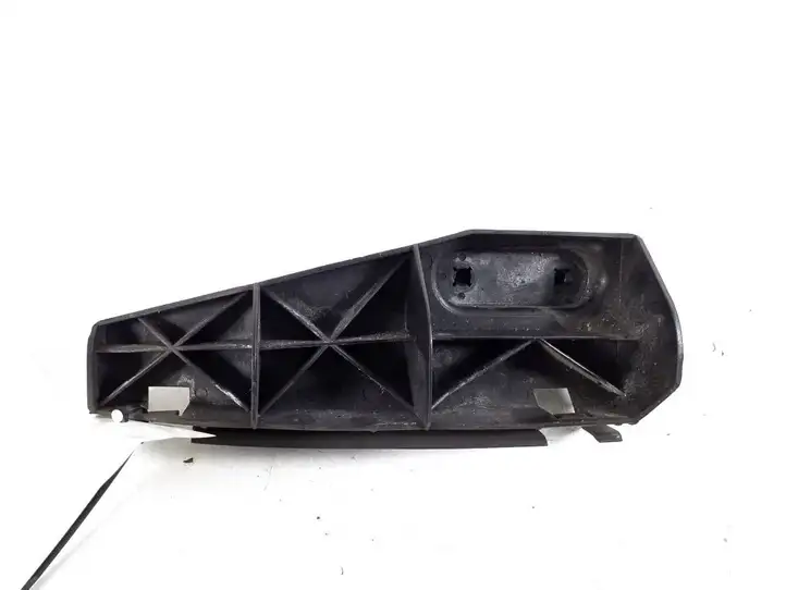 Toyota Corolla Verso AR10 (2004 - 2009) 52562-0F010 Кронштейн заднего бампера — фото 1
