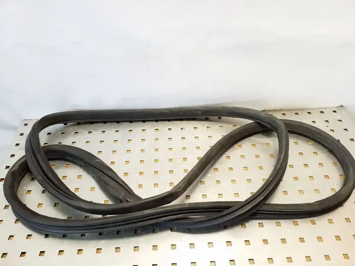 Honda FR-V (2004 - 2009)   Уплотнительная резина (на кузове)