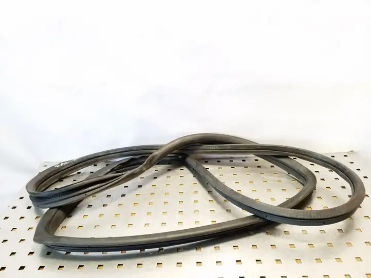 Honda FR-V (2004 - 2009)   Уплотнительная резина (на кузове)