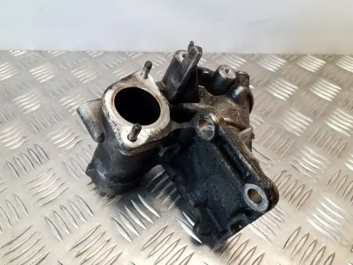 Nissan Juke I F15 (2010 - 2018) 3523027 Кронштейн охладителя EGR — фото 3