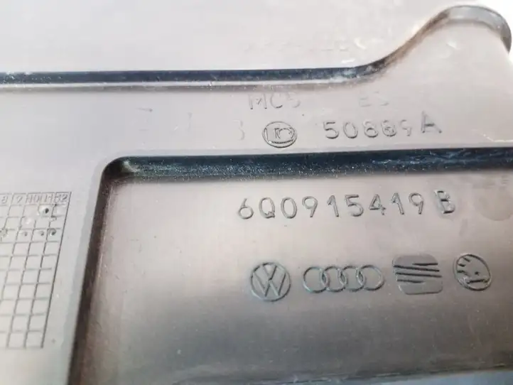 Seat Cordoba (6L) (2002 - 2009) 6Q0915419B Ящик аккумулятора — фото 4