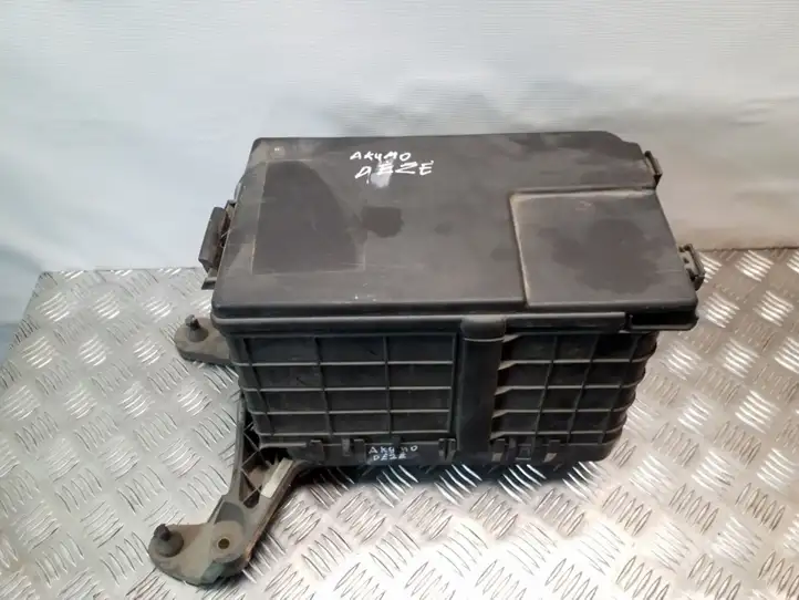 Audi A3/S3 8P (2003 - 2005) 1K0915333B Ящик аккумулятора — фото 2
