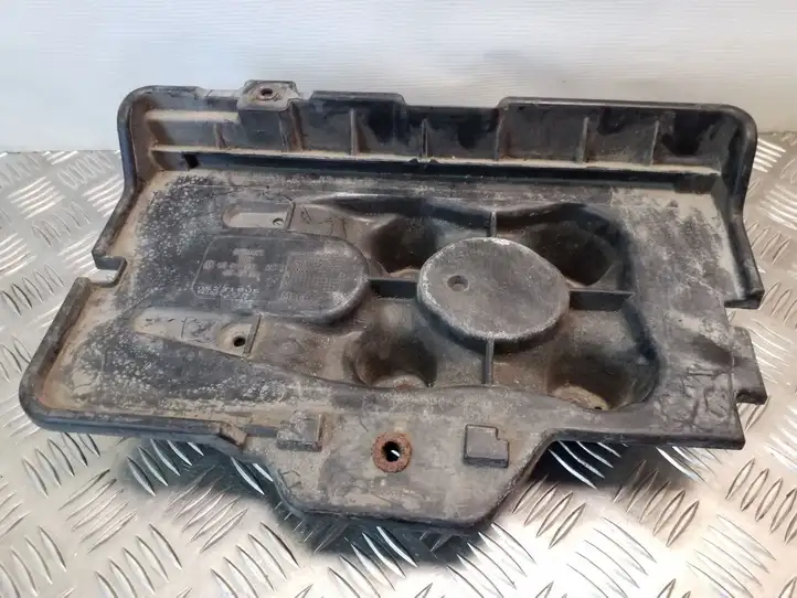 Seat Leon (1M) (1998 - 2006) 1J0915333 Площадка аккумулятора — фото 1