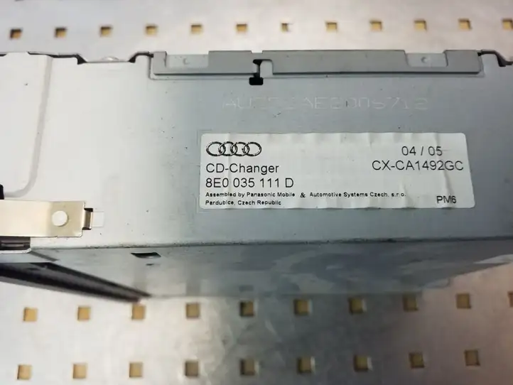 Audi A4 S4 B7 8E 8H (2004 - 2009) 8E0035111D CD/DVD чейнджер — фото 3