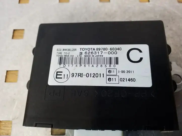 Toyota Land Cruiser (J120) (2002 - 2009) 8978060340 Блок иммобилайзера — фото 2