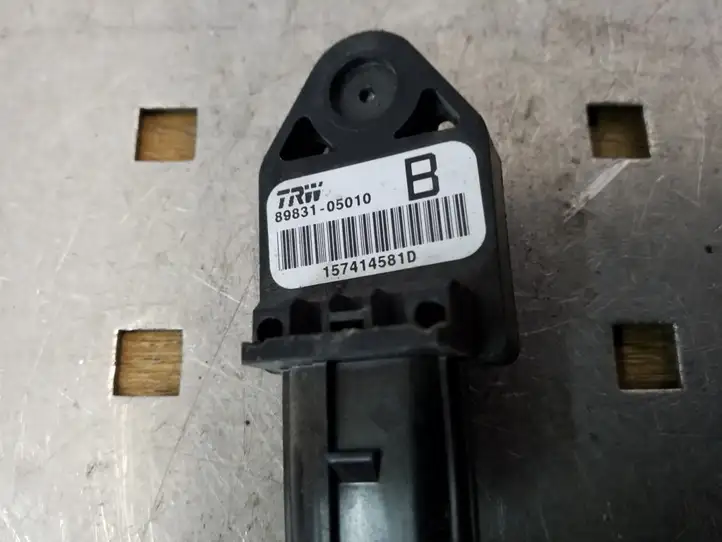 Toyota Avensis T250 (2003 - 2006) 8983105010 Датчик удара SRS — фото 2