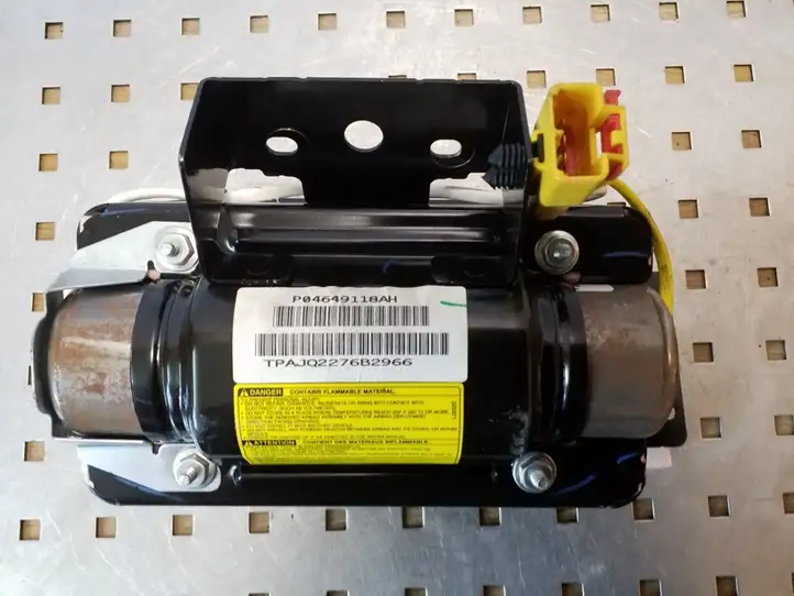 Chrysler 300 - 300C (2005 - 2011) P04649118AH Подушка безопасности пассажира — фото 3