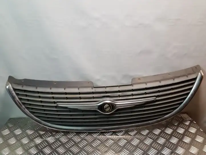 Chrysler Voyager (2001 - 2004) 4857522AA Верхняя решетка радиатора — фото 1
