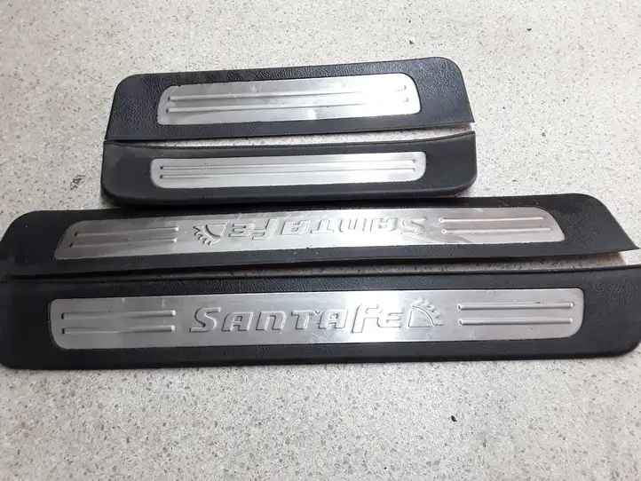 Hyundai Santa Fe (2005 - 2009) 858712B000 Наружная отделка переднего порога — фото 2