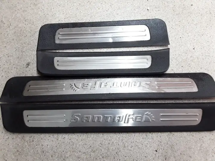 Hyundai Santa Fe (2005 - 2009) 858712B000 Наружная отделка переднего порога — фото 3