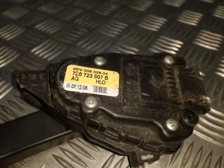 Volkswagen Touareg I (2002 - 2010) 7L0723507B Педаль акселератора — фото 2