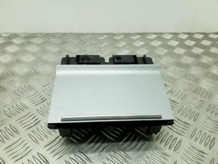 Skoda Octavia Mk3 (5E) (2013 - 2019) 5E1863071K Пепельница — фото 8