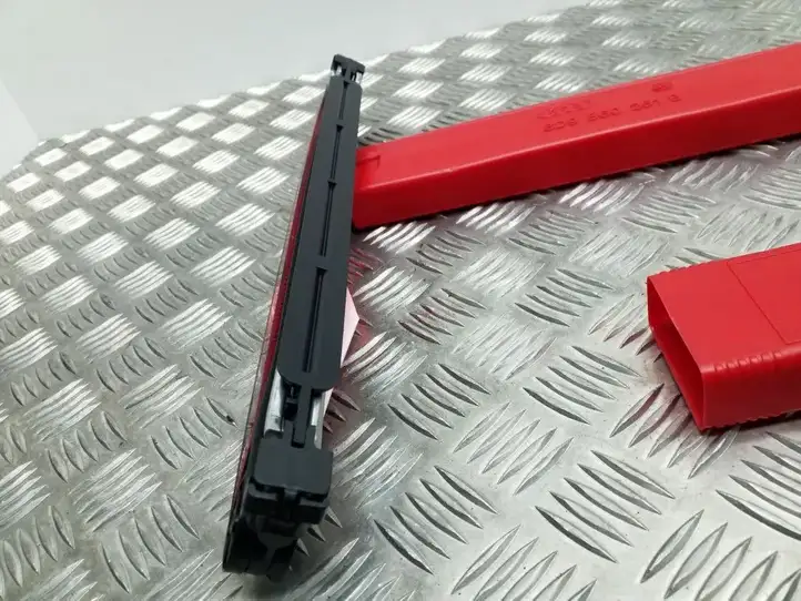 Volkswagen Tiguan (2007 - 2011) 8D9860251B Аварийный знак — фото 7